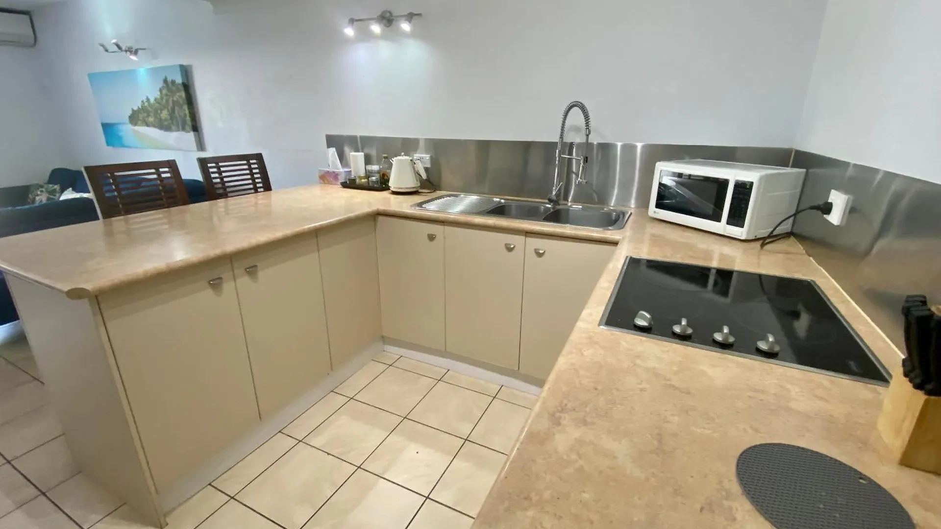 Reef Gateway Apartments Кэрнс 4*,
